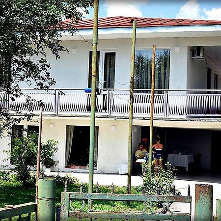 Guest House Qedi Jvari ภายนอก รูปภาพ